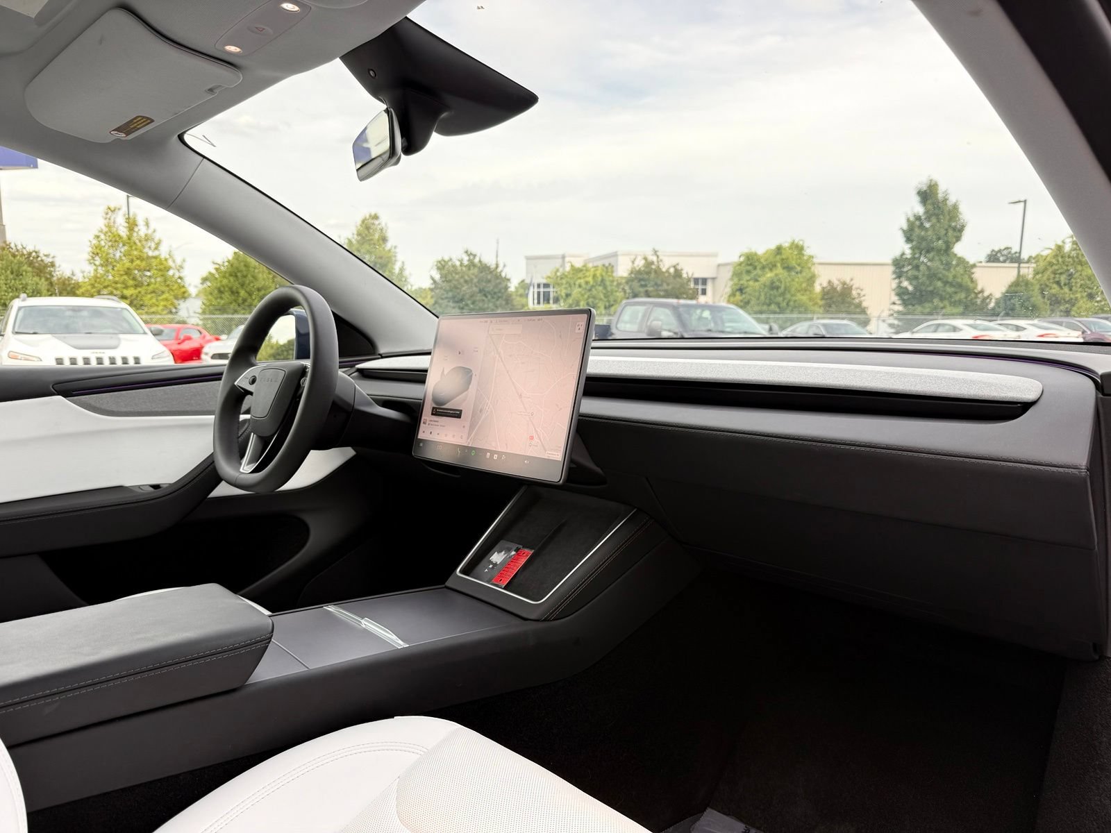 Used 2026 Tesla Model Y 2WD image 31