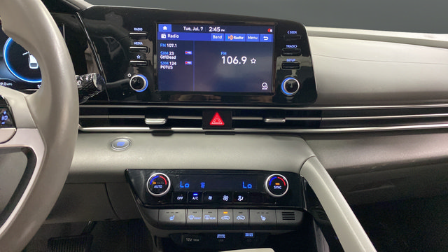 Certified 2022 Hyundai Elantra SEL w/ Convenience Package FWD image 12