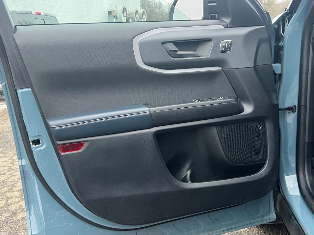 Used 2023 Ford Bronco Sport Outer Banks w/ Tech Package image 14