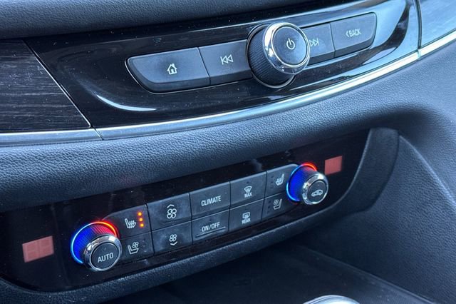 Used 2019 Buick Enclave Avenir w/ Avenir Technology Package image 32