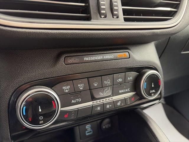 Used 2022 Ford Escape SE w/ Cold Weather Package image 15