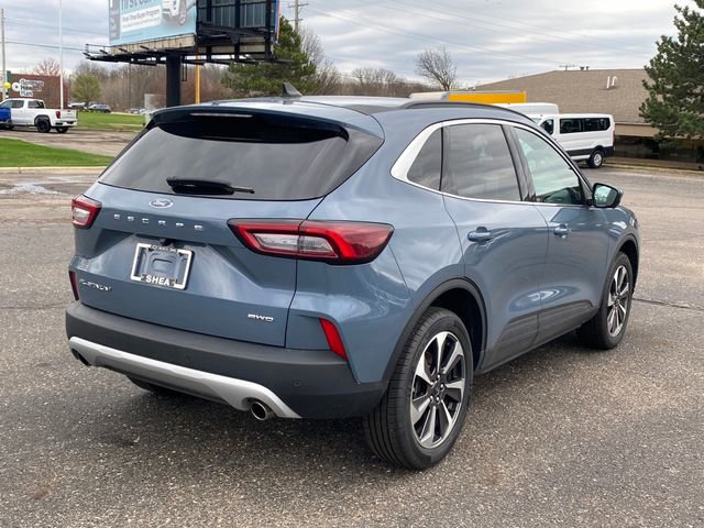 Used 2023 Ford Escape Platinum AWD/4WD image 4