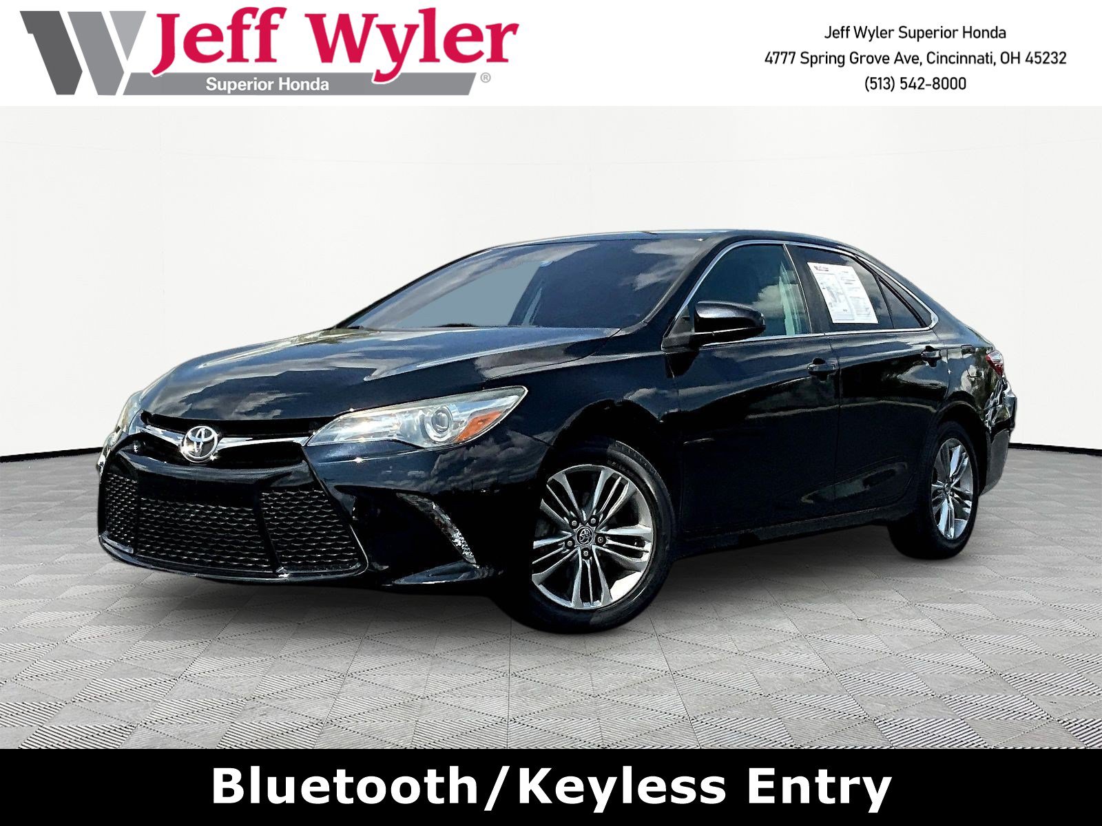 Used 2015 Toyota Camry SE w/ Moonroof Package FWD video 1