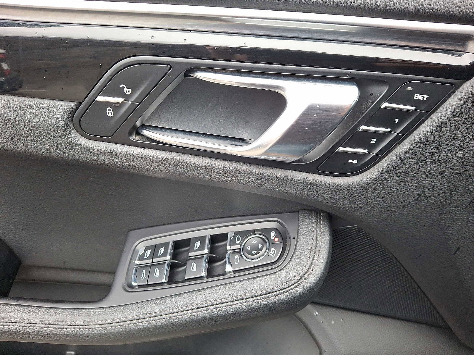 Used 2018 Porsche Macan image 13