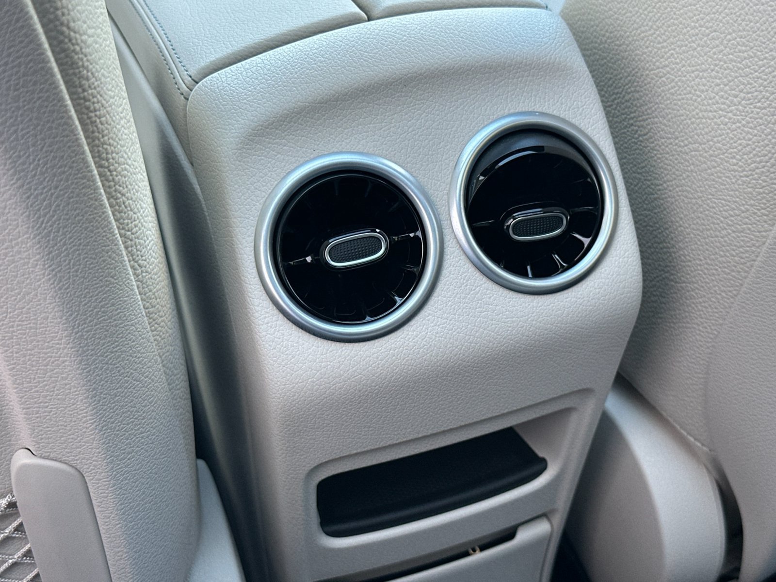 New 2026 Mercedes-Benz GLB 250 4MATIC image 13