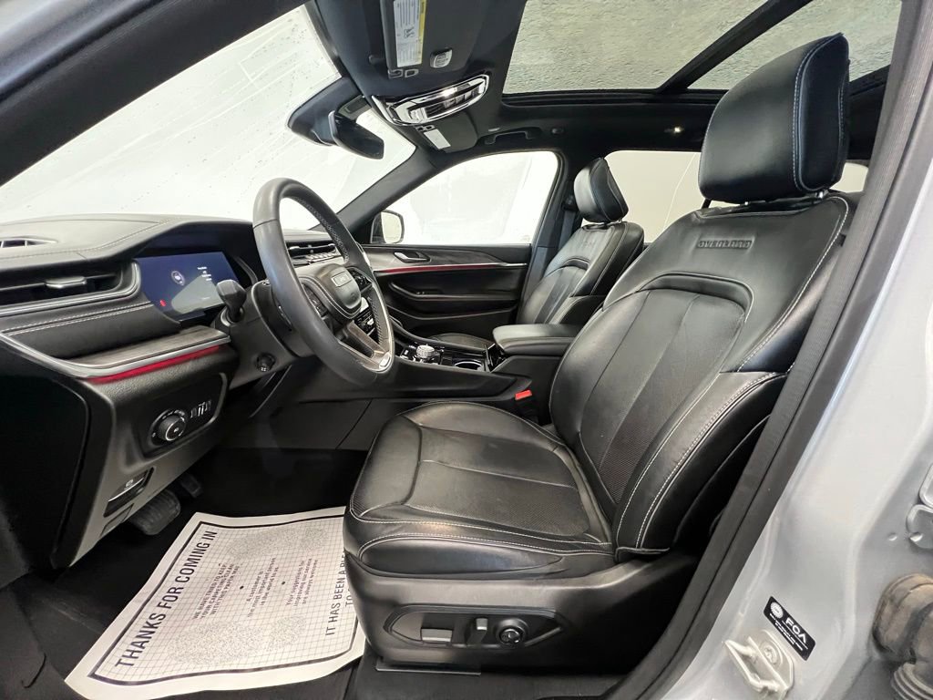 Used 2024 Jeep Grand Cherokee Overland image 4