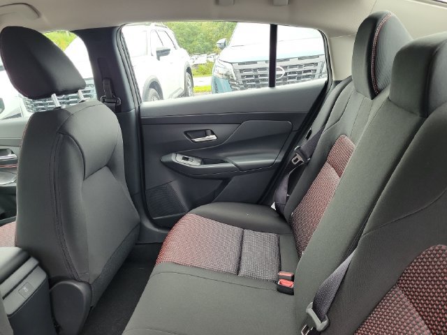 New 2027 Nissan Sentra SR w/ Floor Mat Package FWD image 11