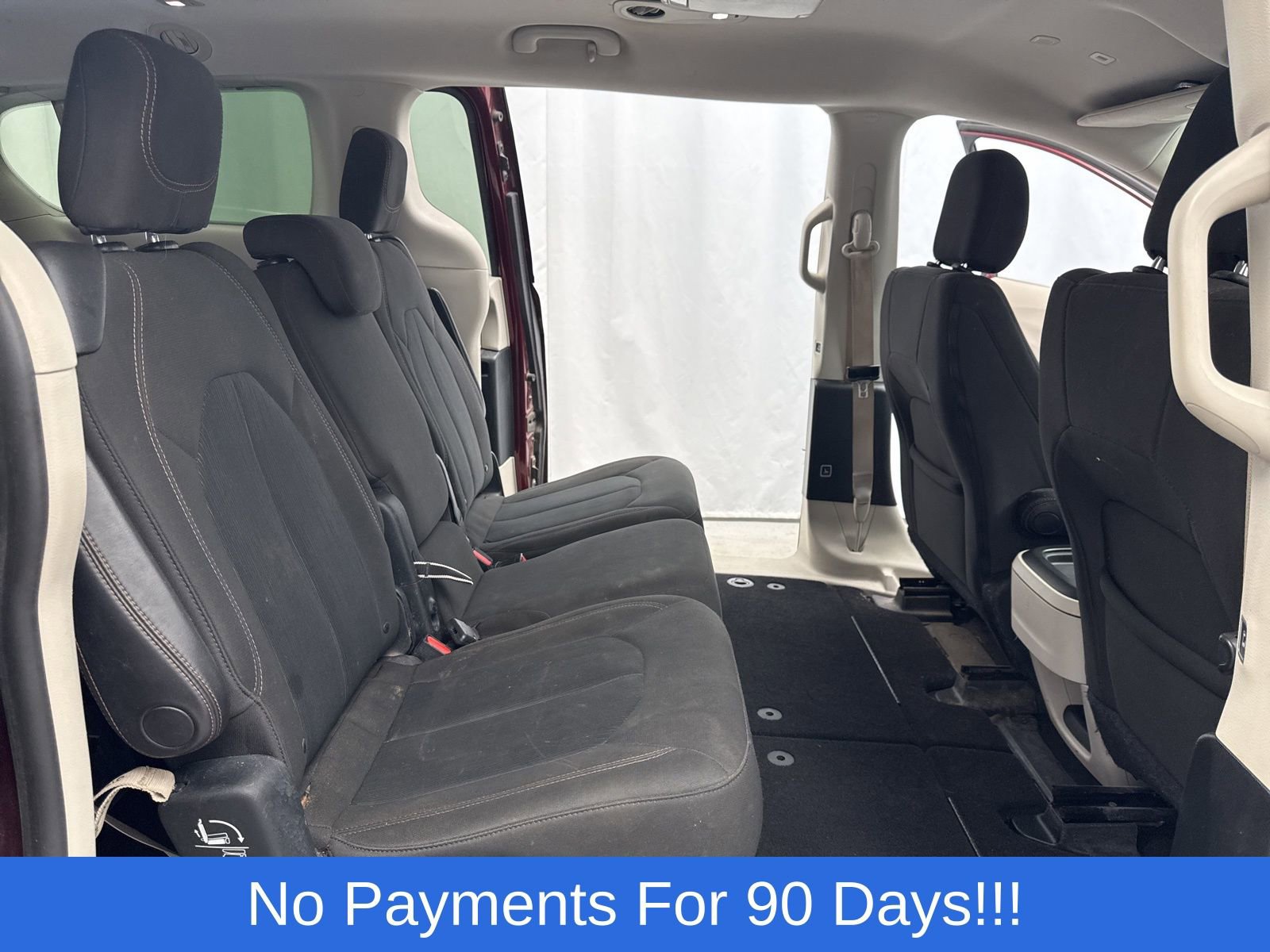 Used 2018 Chrysler Pacifica Touring Plus w/ Tire & Wheel Group image 28