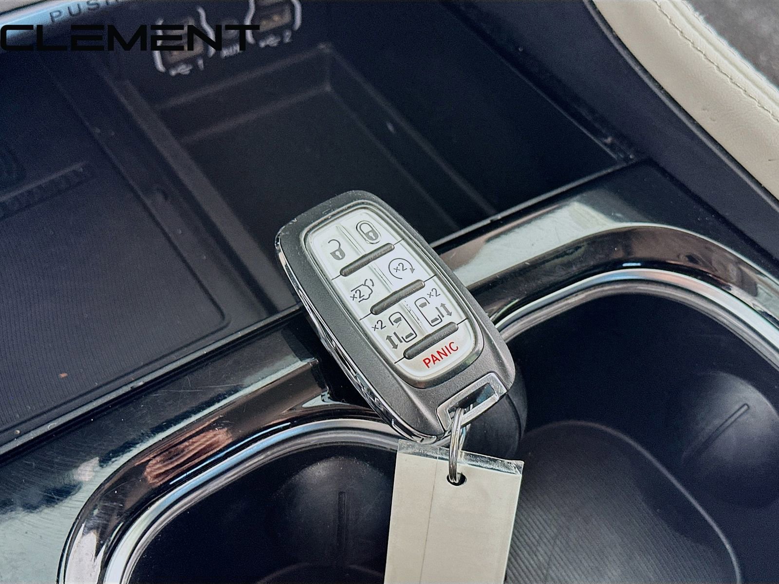 Used 2023 Chrysler Pacifica Limited image 24