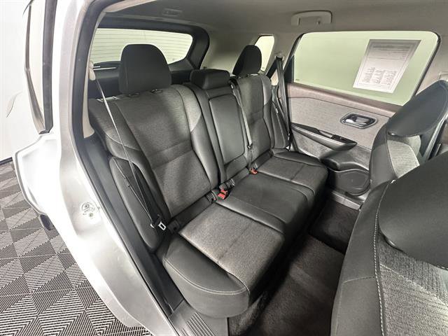 Used 2023 Nissan Rogue SV AWD/4WD image 15
