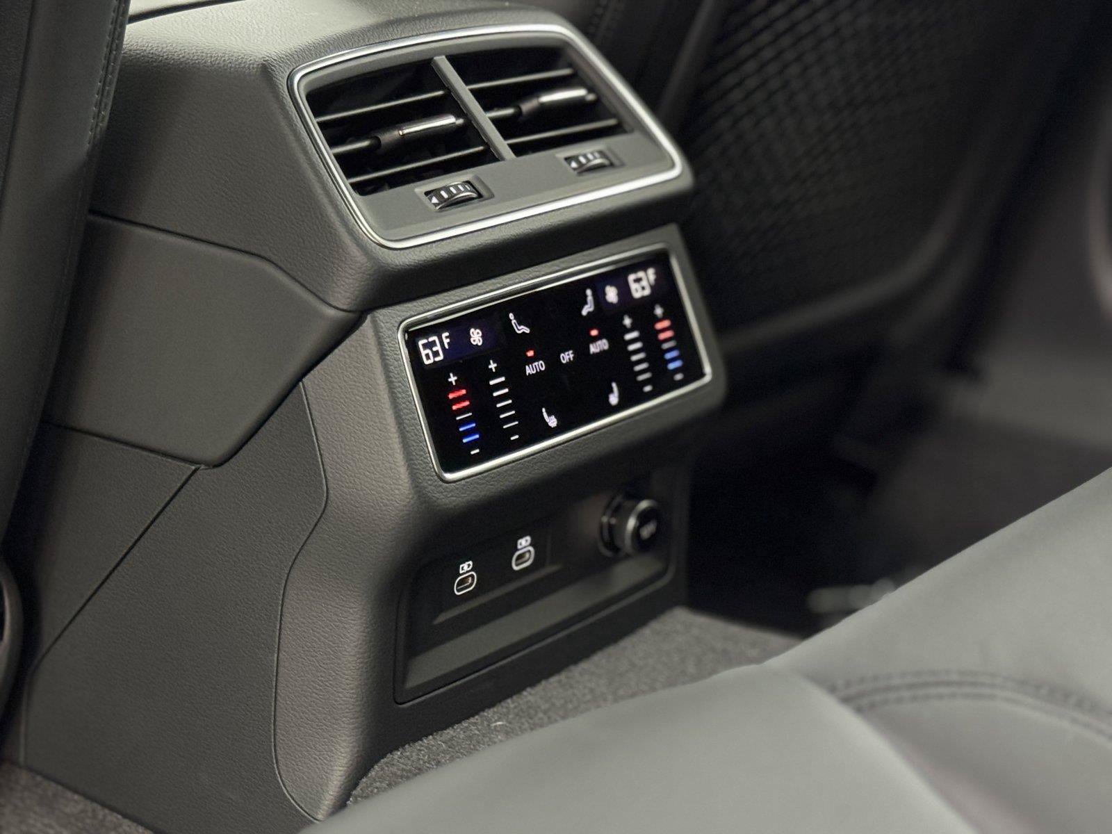 Certified 2024 Audi RS 6 performance AWD/4WD image 31