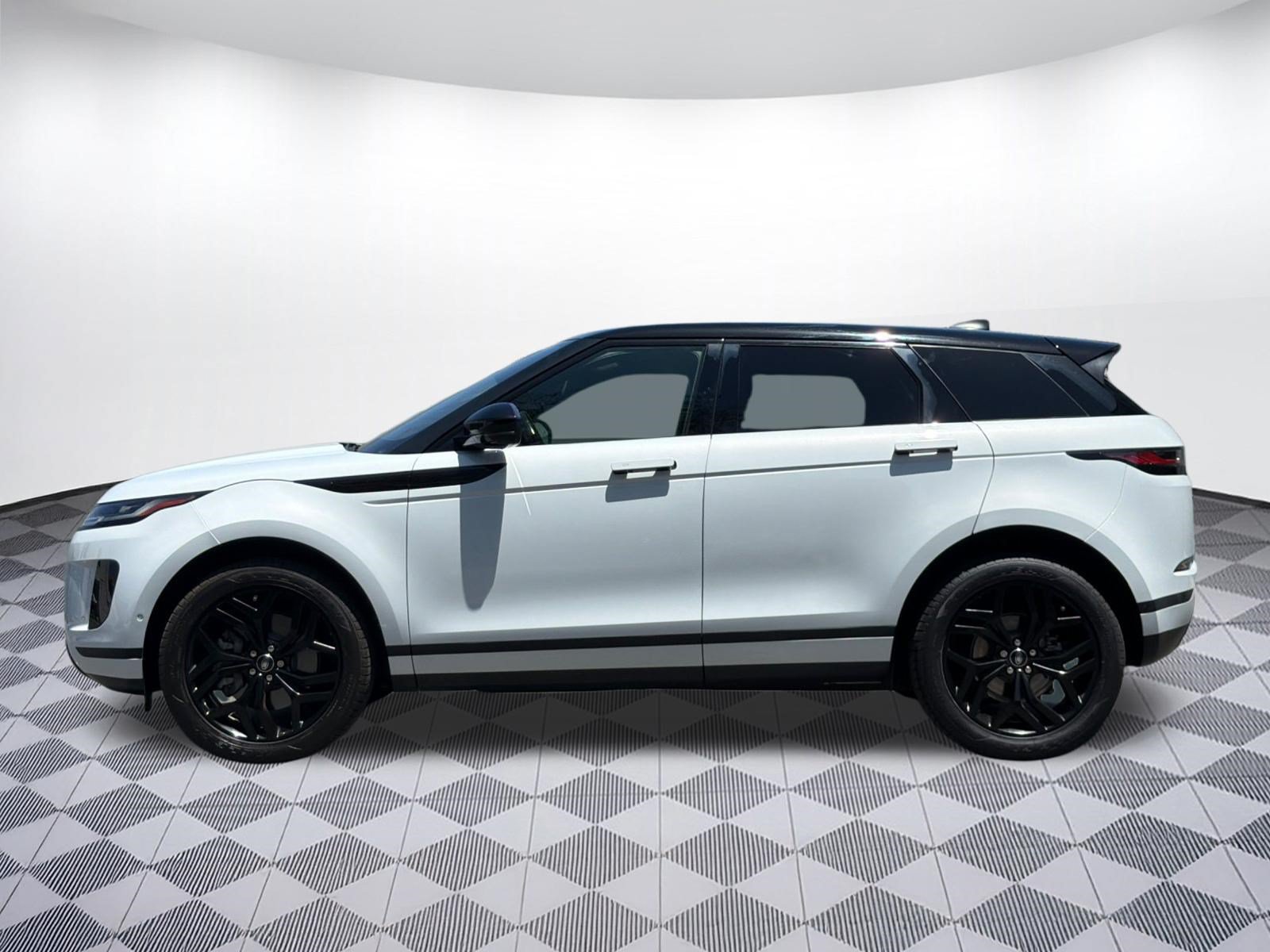 Used 2020 Land Rover Range Rover Evoque SE AWD/4WD image 2