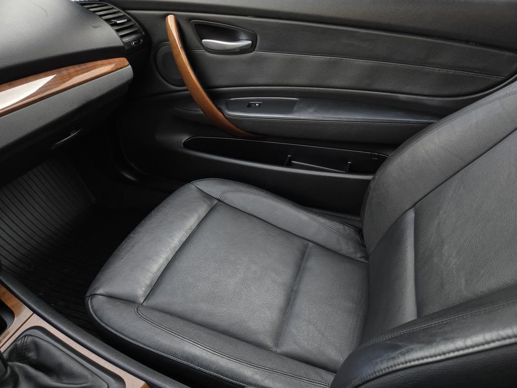 Used 2008 BMW 128i Convertible image 18