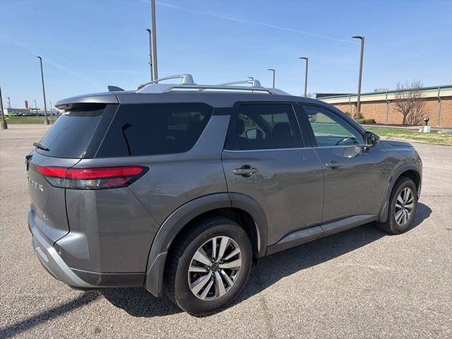 Used 2022 Nissan Pathfinder SL w/ Cargo Package FWD image 13