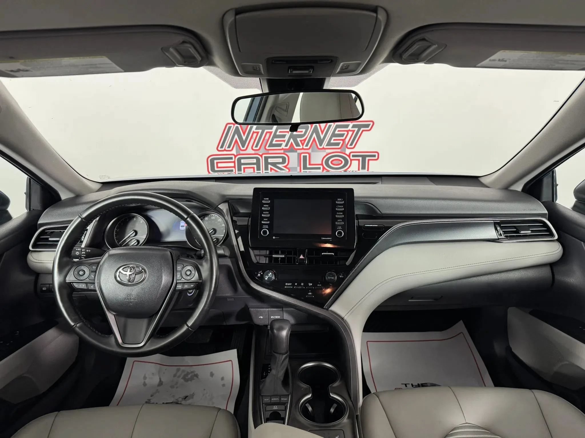 Used 2024 Toyota Camry SE w/ Cold Weather Package AWD/4WD image 11