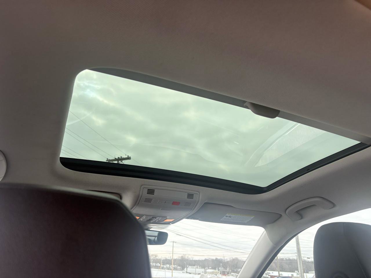 Used 2024 Volkswagen Jetta SE FWD image 23