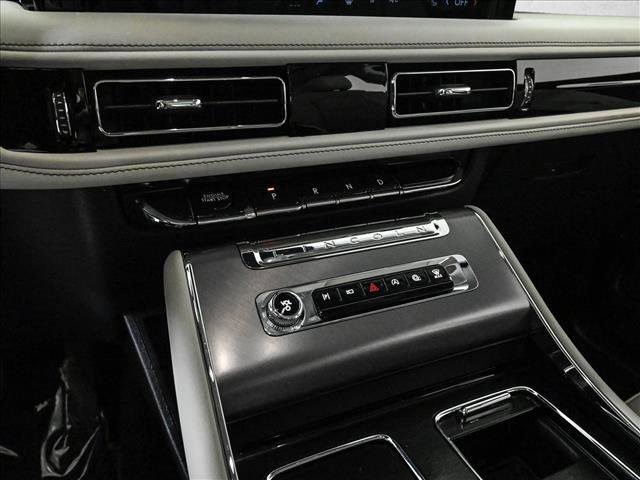 Used 2025 Lincoln Aviator AWD w/ Equipment Group 101A image 12