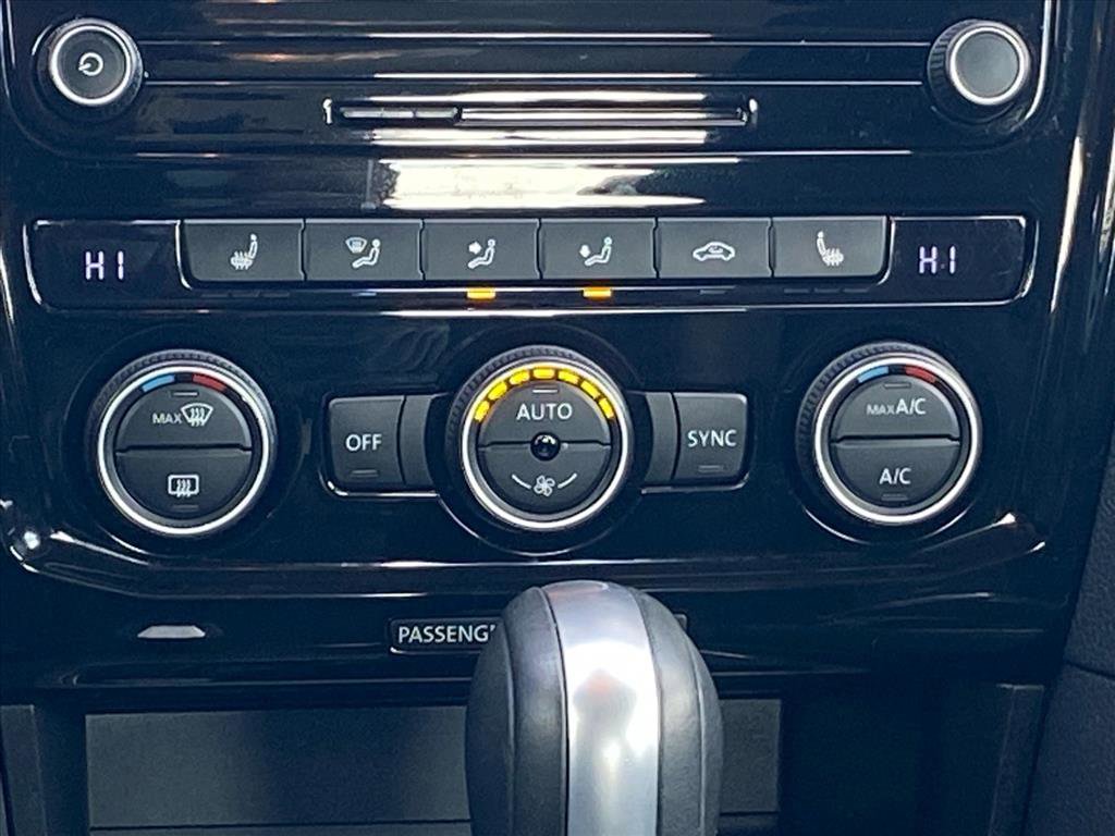 Used 2020 Volkswagen Passat 2.0T SEL image 9