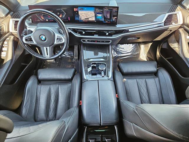 Used 2023 BMW X7 M60i image 17