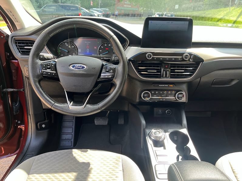 Used 2021 Ford Escape SE w/ Convenience Package FWD image 19