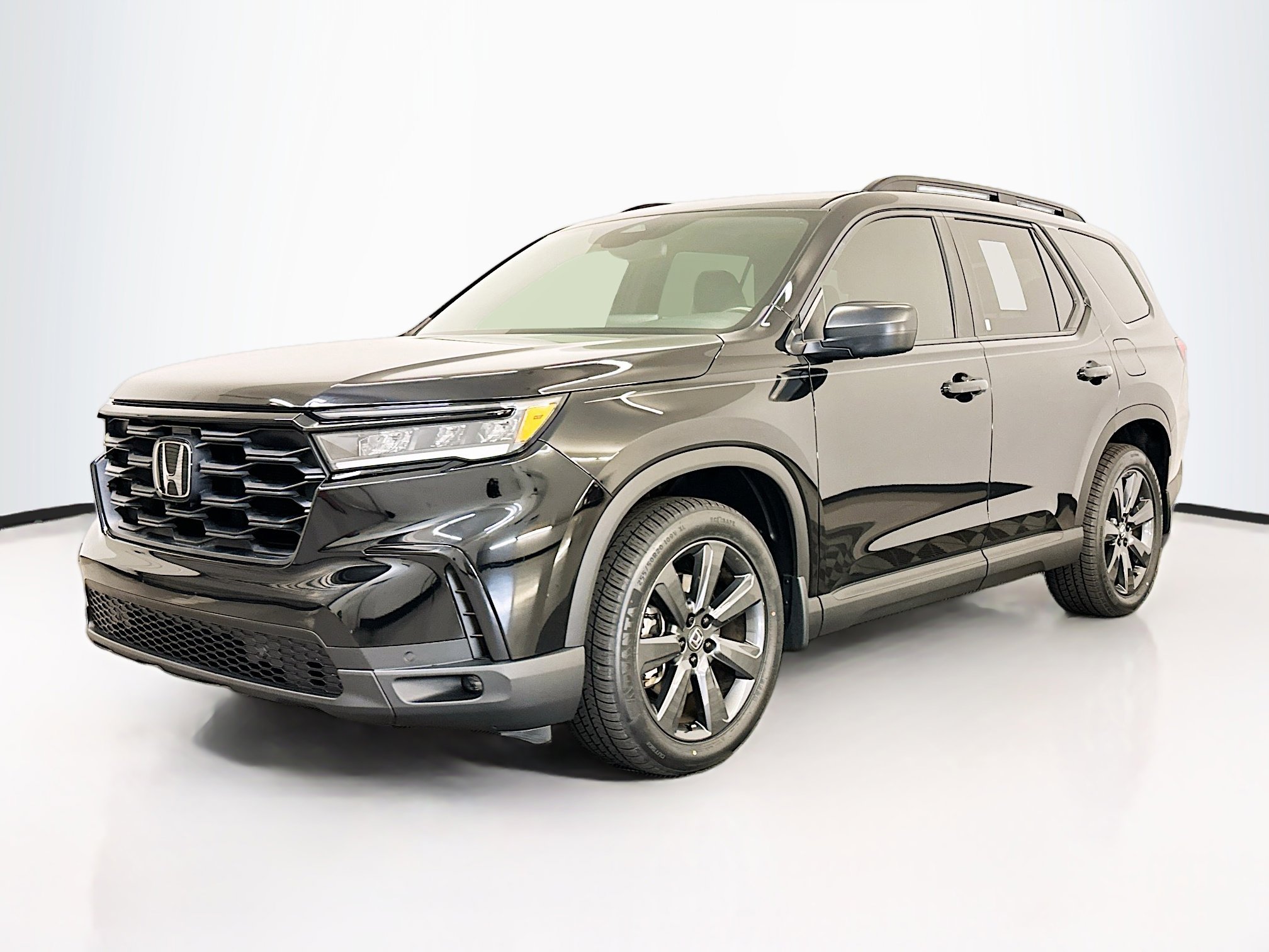Used 2023 Honda Pilot Sport image 3