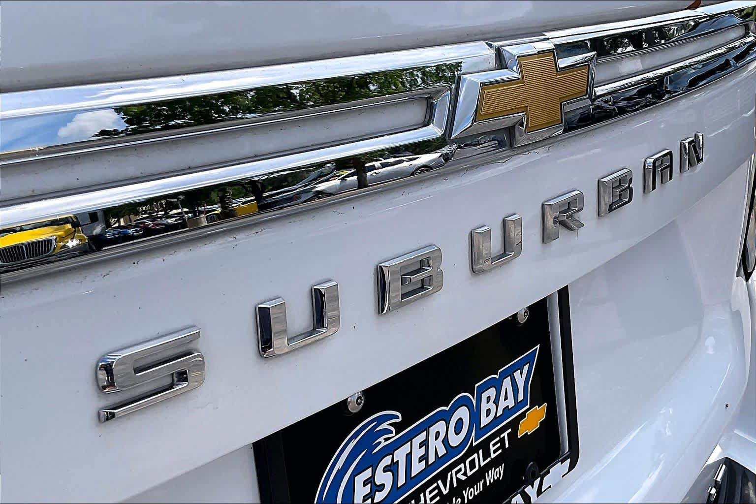 Certified 2024 Chevrolet Suburban LT RWD image 9