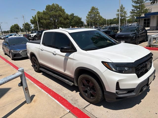 Used 2025 Honda Ridgeline Black Edition image 3