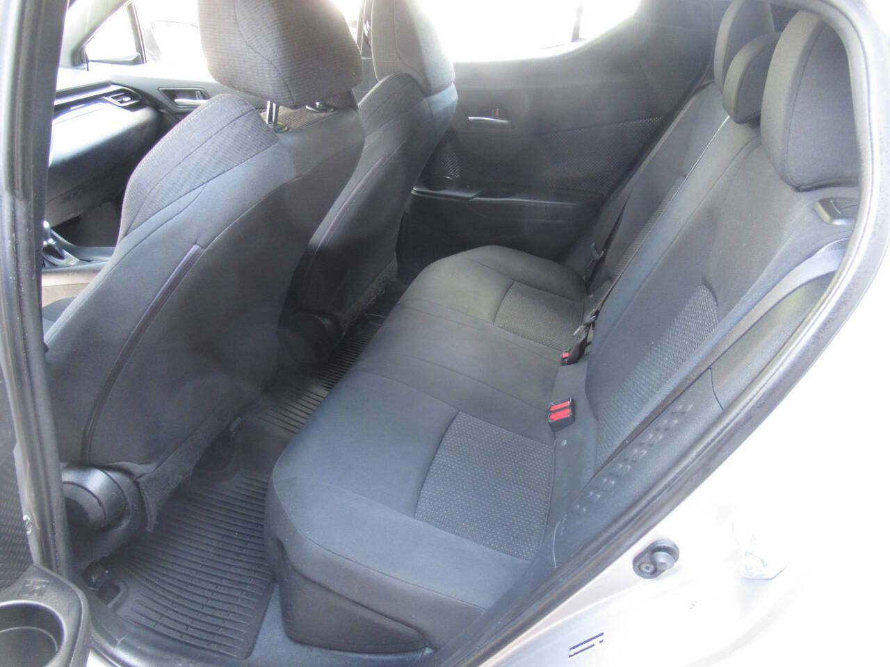 Used 2019 Toyota C-HR LE FWD image 14