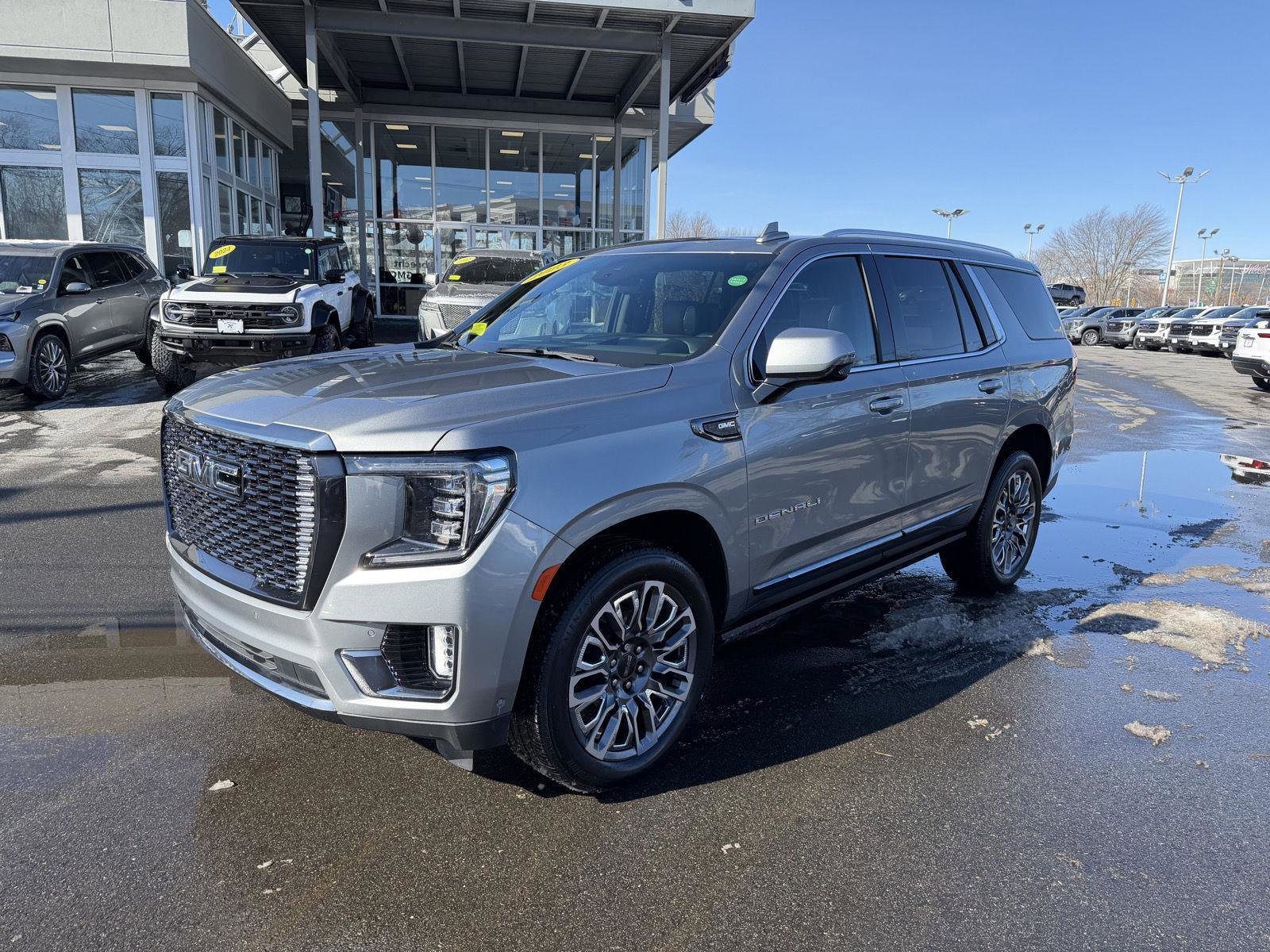 Used 2023 GMC Yukon Denali Ultimate image 3