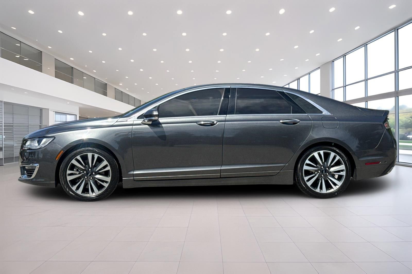 Used 2019 Lincoln MKZ Reserve FWD image 7