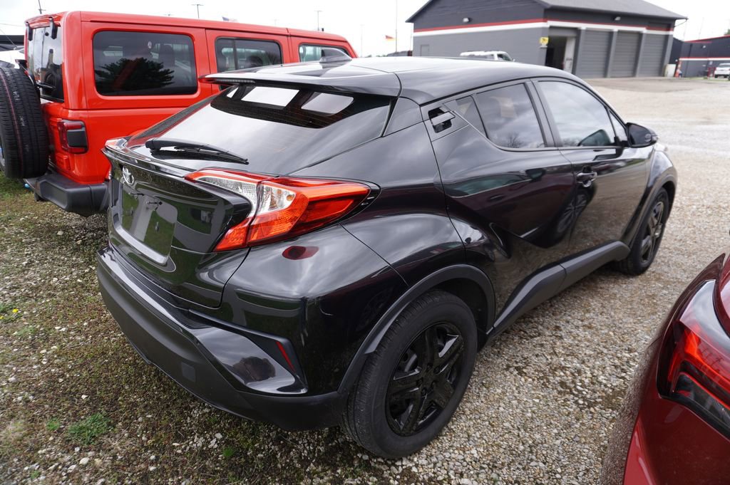 Used 2020 Toyota C-HR LE image 6
