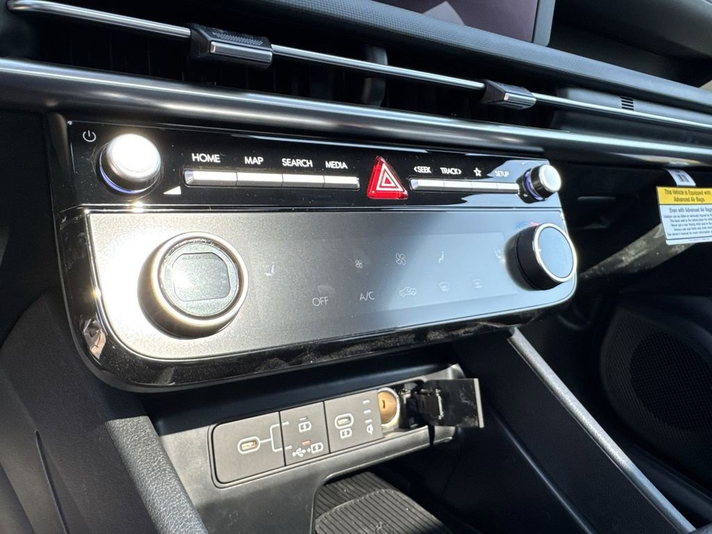 New 2025 Hyundai Santa Cruz SEL image 17