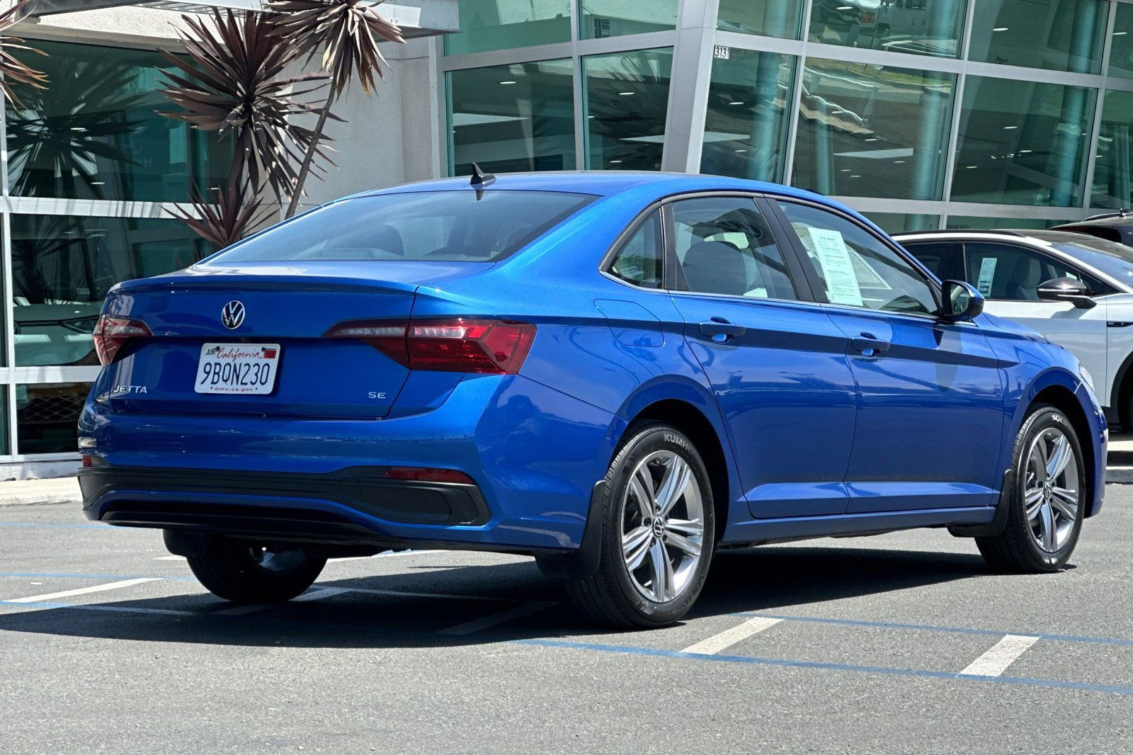 Used 2022 Volkswagen Jetta SE image 5