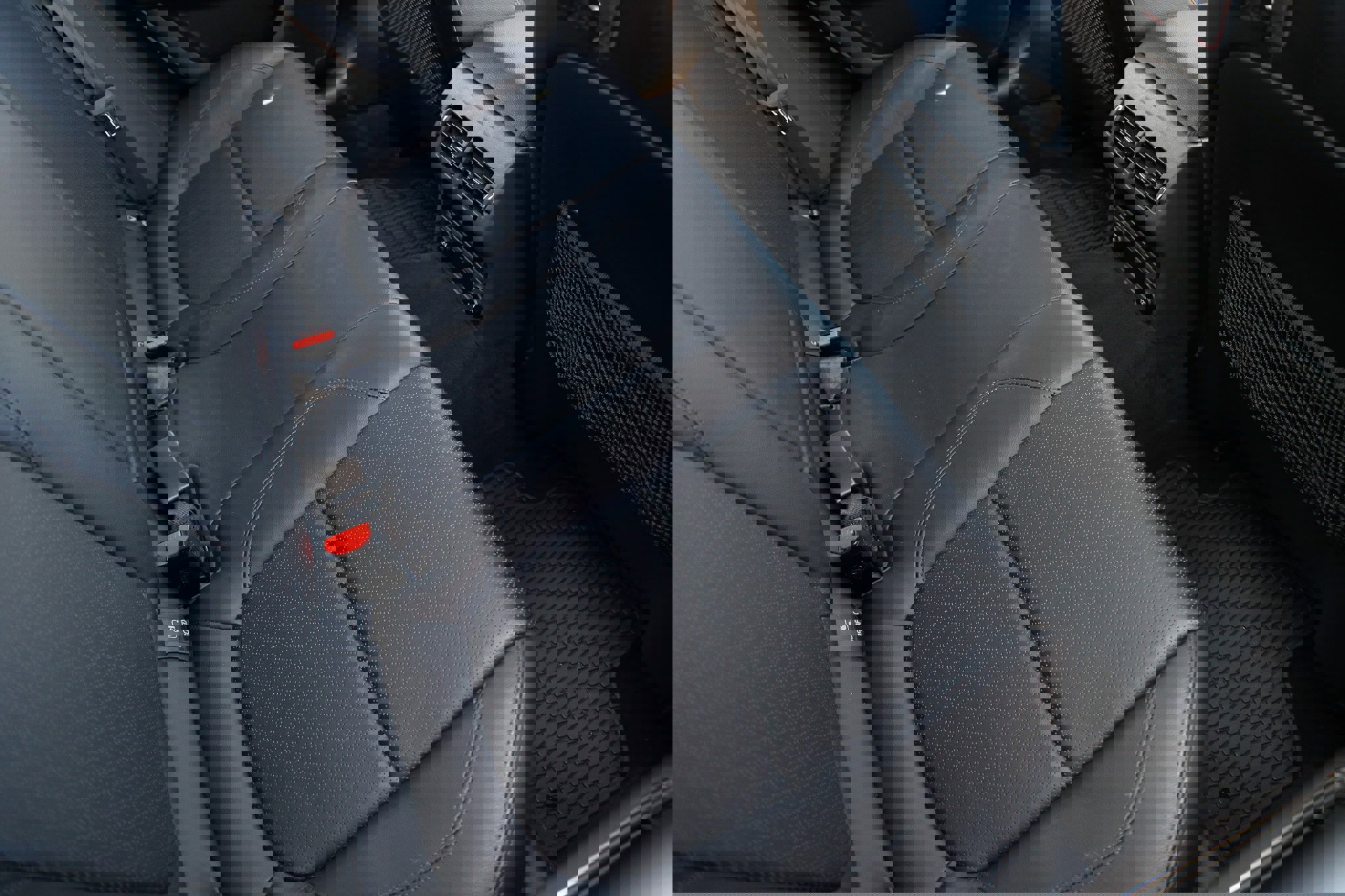 Used 2018 Jaguar XF Prestige image 15