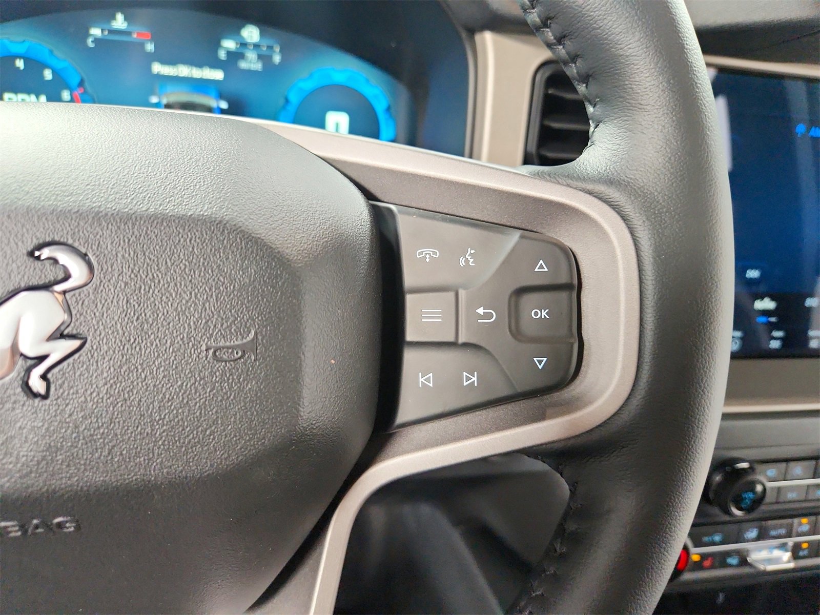 New 2025 Ford Bronco Outer Banks w/ Sasquatch Package image 24