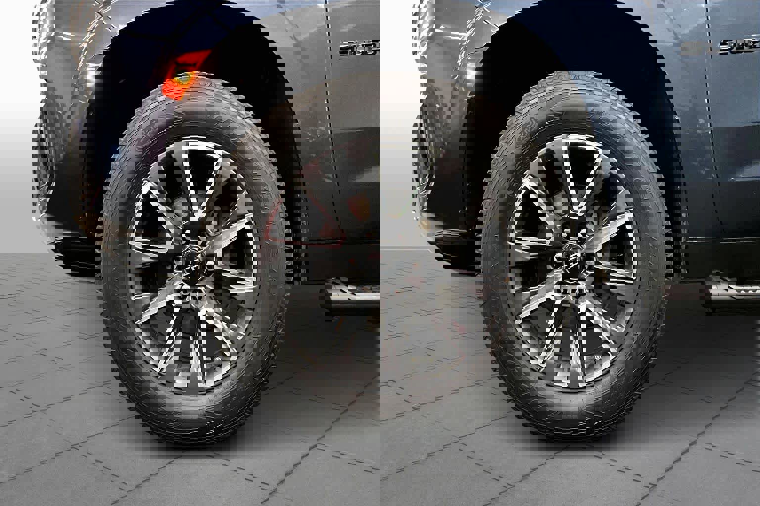 Used 2021 Chevrolet Suburban Z71 w/ Z71 Signature Package image 10