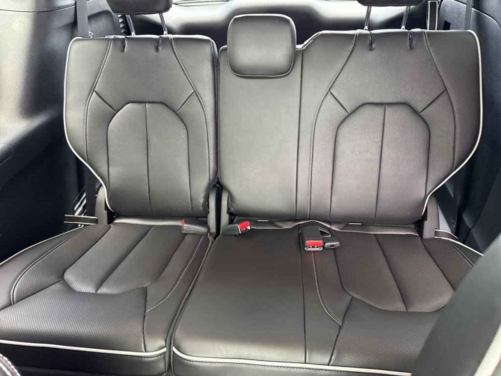 New 2026 Chrysler Pacifica Limited image 12