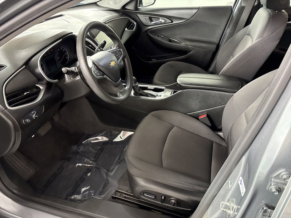 Used 2023 Chevrolet Malibu LT FWD image 25