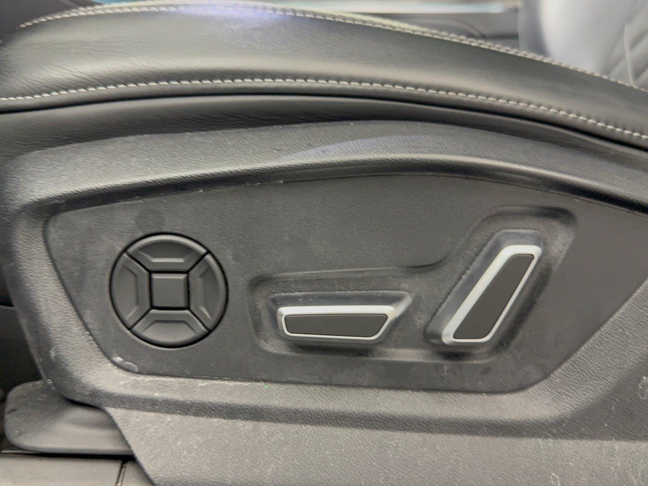 Used 2023 Audi SQ8 Premium Plus AWD/4WD image 16