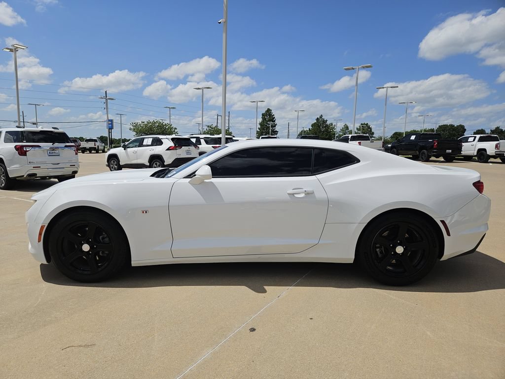 Used 2023 Chevrolet Camaro LT RWD image 4