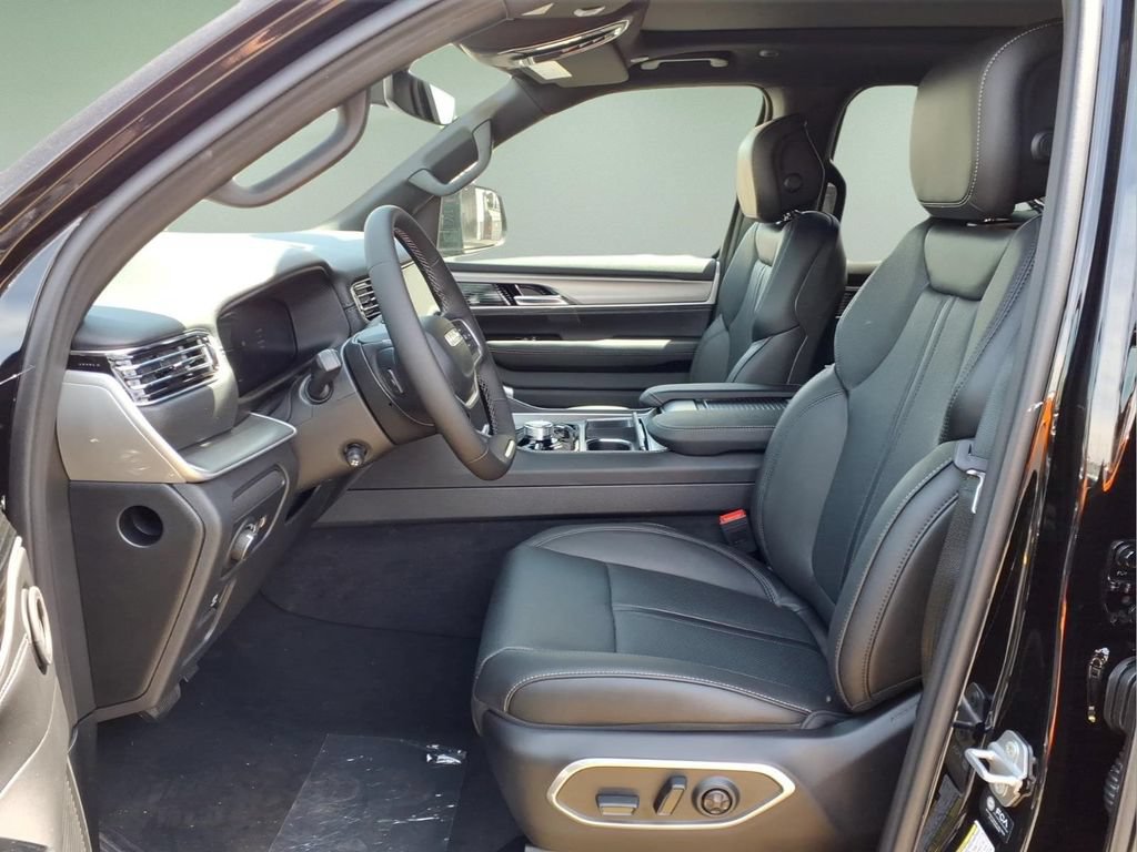 New 2026 Jeep Grand Wagoneer 4WD image 4