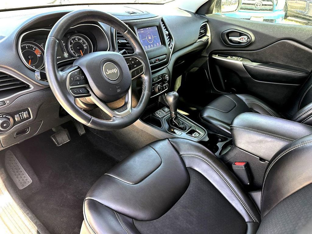 Used 2019 Jeep Cherokee Latitude Plus image 14