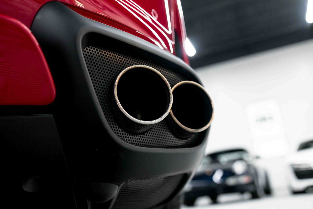 Used 2018 Ferrari 812 Superfast RWD image 36
