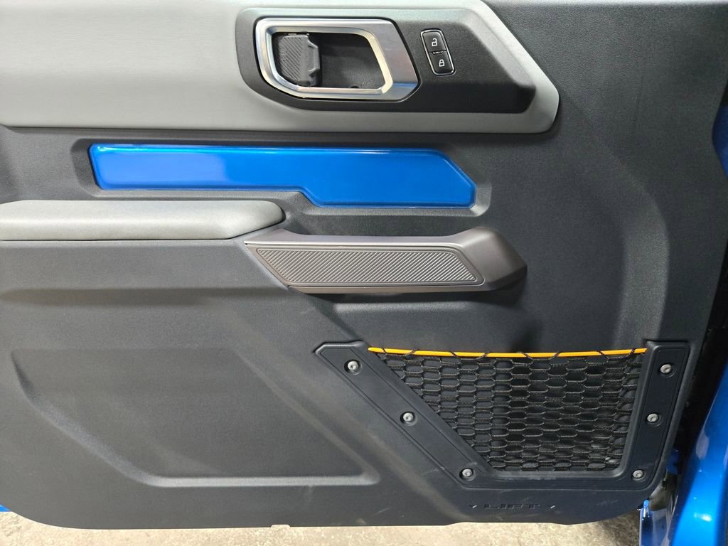 Used 2023 Ford Bronco Badlands image 8