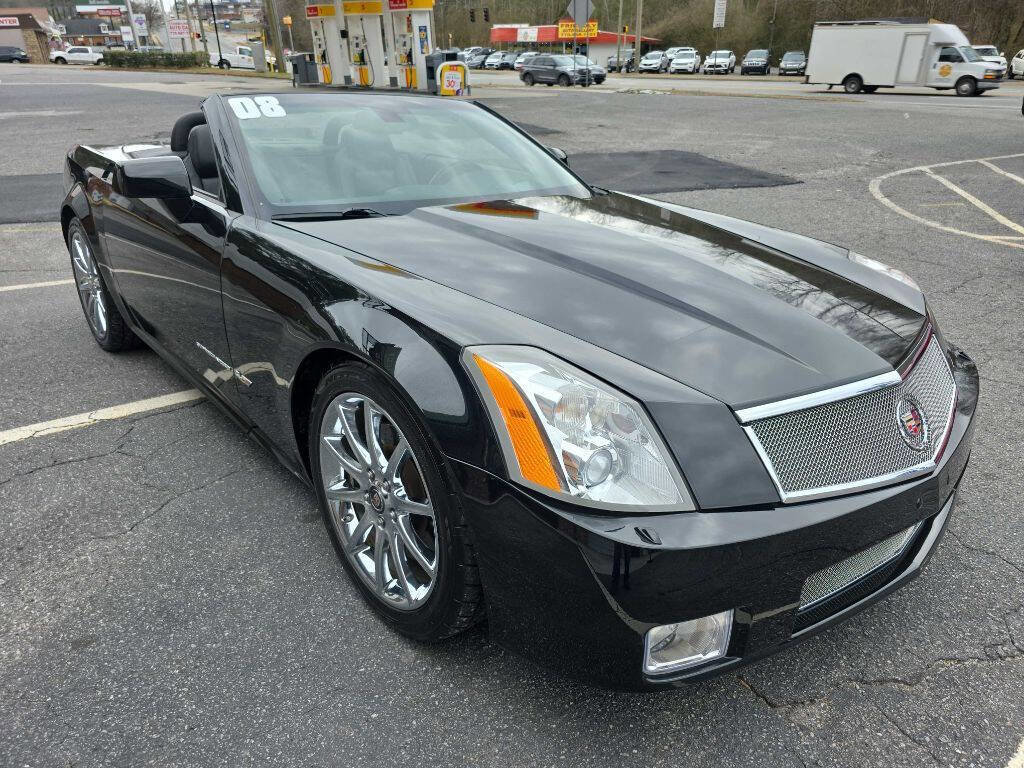 Used 2008 Cadillac XLR V image 15