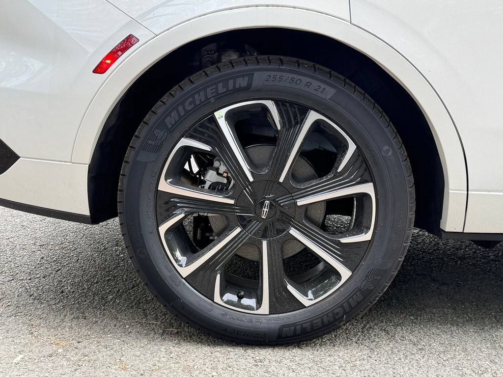 New 2026 Lincoln Nautilus Reserve AWD/4WD image 6