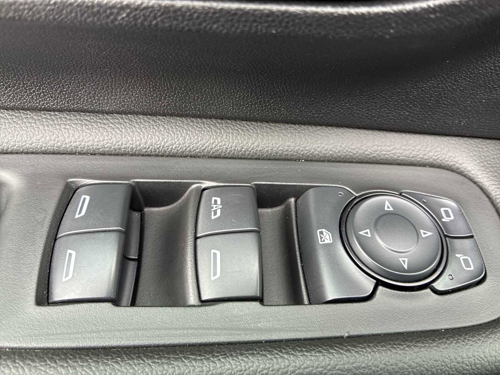 Used 2024 GMC Terrain SLE image 15