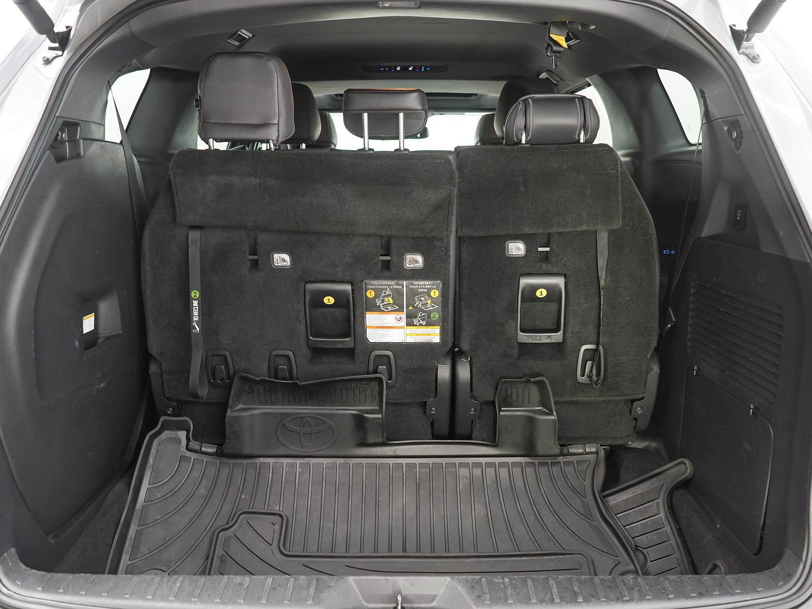 Used 2022 Toyota Sienna XLE Woodland Edition AWD/4WD image 12