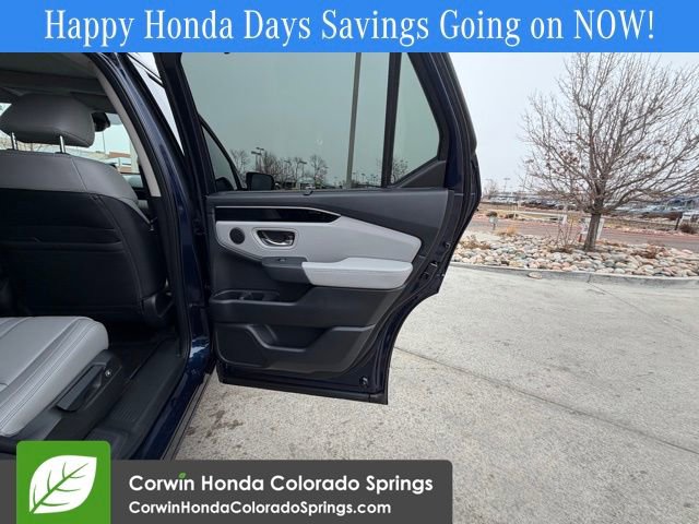 New 2025 Honda Pilot Touring image 19