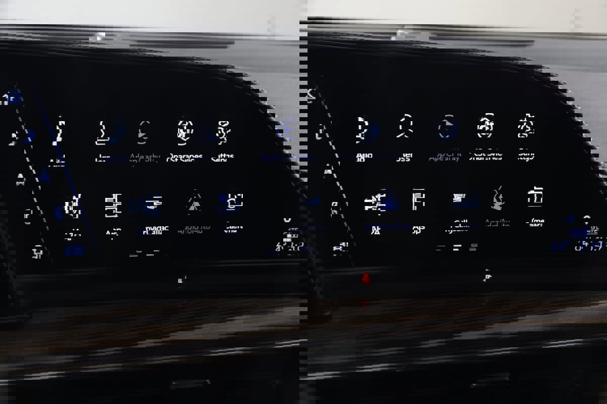 Used 2023 Cadillac Escalade Premium Luxury image 36